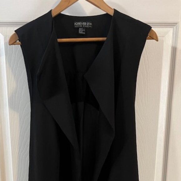 Chic long tunic style multi-media vest - Picture 1 of 6